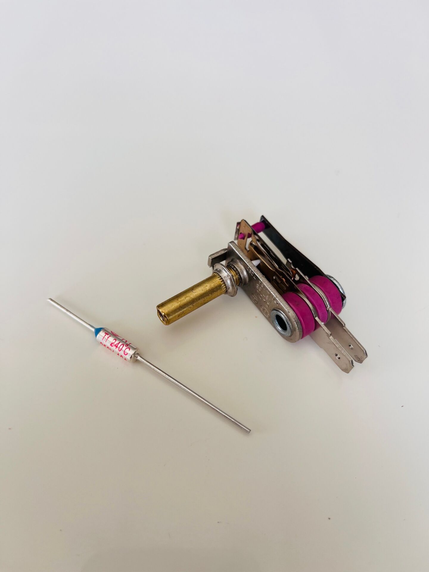 EMSAN GRANİT TOST MAKİNASI TERMOSTATI VE SİGORTASI + MİL UZUNLUK 2.5 CM ORJİNAL ( 1 TAKIM )