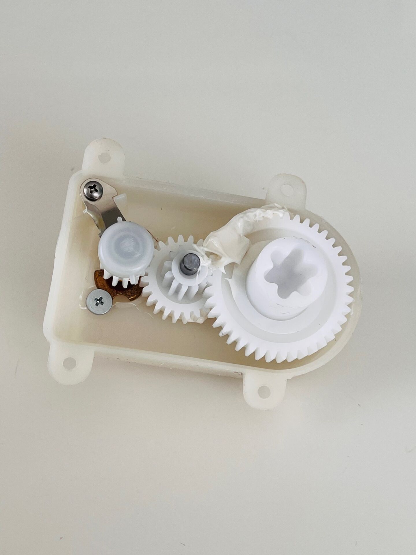 Fakir Mr.Chef Quadro 1000W Hazne Kapağı Mekanizması Komple - 1 Adet